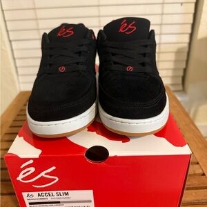 Es Accel Slim Black/Red Men’s Size 9.0 NIB